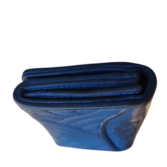 Tory Burch Blue Quilted Leather Wallet - Picture 5 of 6